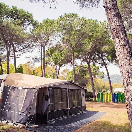 Camping Cala D'Ostia Hotel Pula Exterior photo