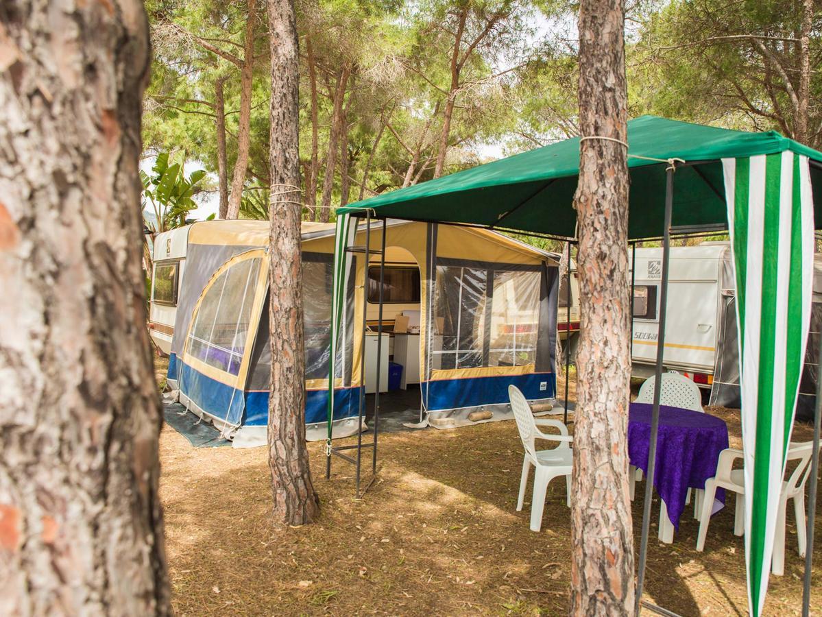 Camping Cala D'Ostia Hotel Pula Exterior photo