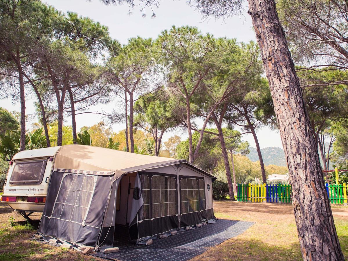 Camping Cala D'Ostia Hotel Pula Exterior photo